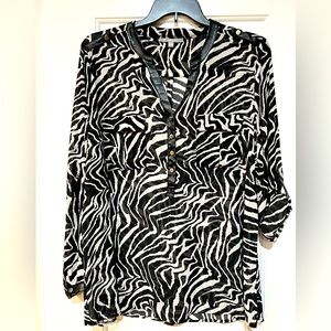 NY collection Womens plus size 3x Tunic blouse w faux leather trim